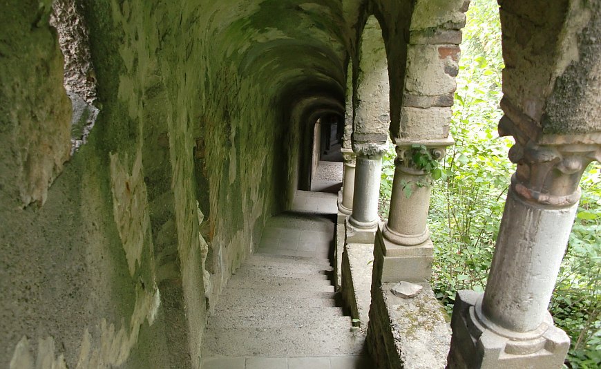 Roseburg - Säulengang