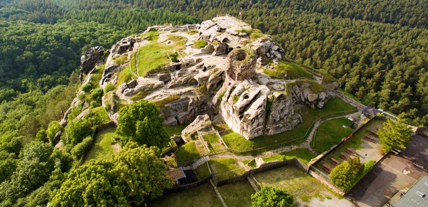 Luftbild Burg Regenstein vom 02.06.16 mit einer Drohne. Foto: JurecGermany CC BY-SA.